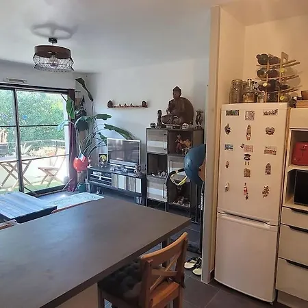 Entrez Dans Mon Calme, Lumineux Et Modeste Temple *