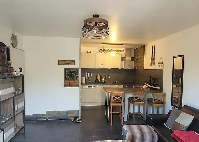 아파트 Entrez Dans Mon Calme, Lumineux Et Modeste Temple 에이진느