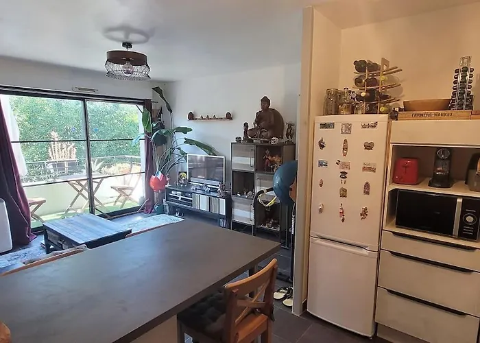 Entrez Dans Mon Calme, Lumineux Et Modeste Temple *