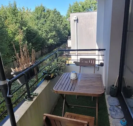 Entrez Dans Mon Calme, Lumineux Et Modeste Temple