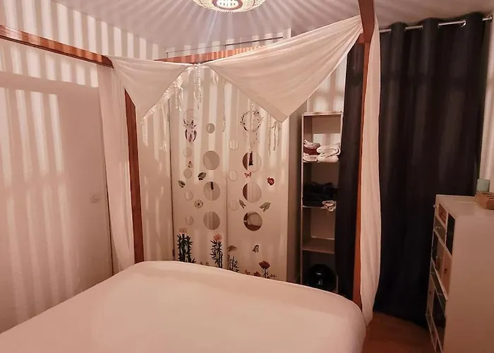 Entrez Dans Mon Calme, Lumineux Et Modeste Temple 아파트 에이진느